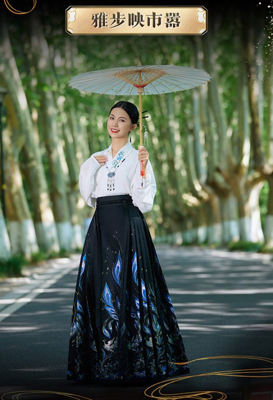 14萬頂奢云錦加冕《魔域》新女神，全球唯一！非遺定制！